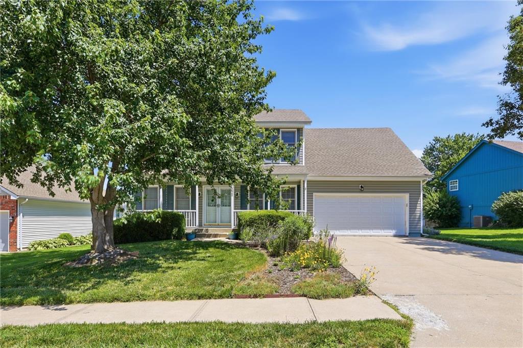 1204 Franklin Dr, Lee's Summit, MO 64064