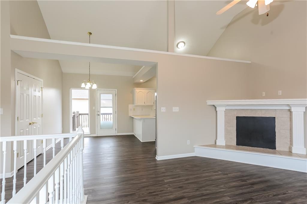 502 Sunny Ln, Raymore, MO 64083
