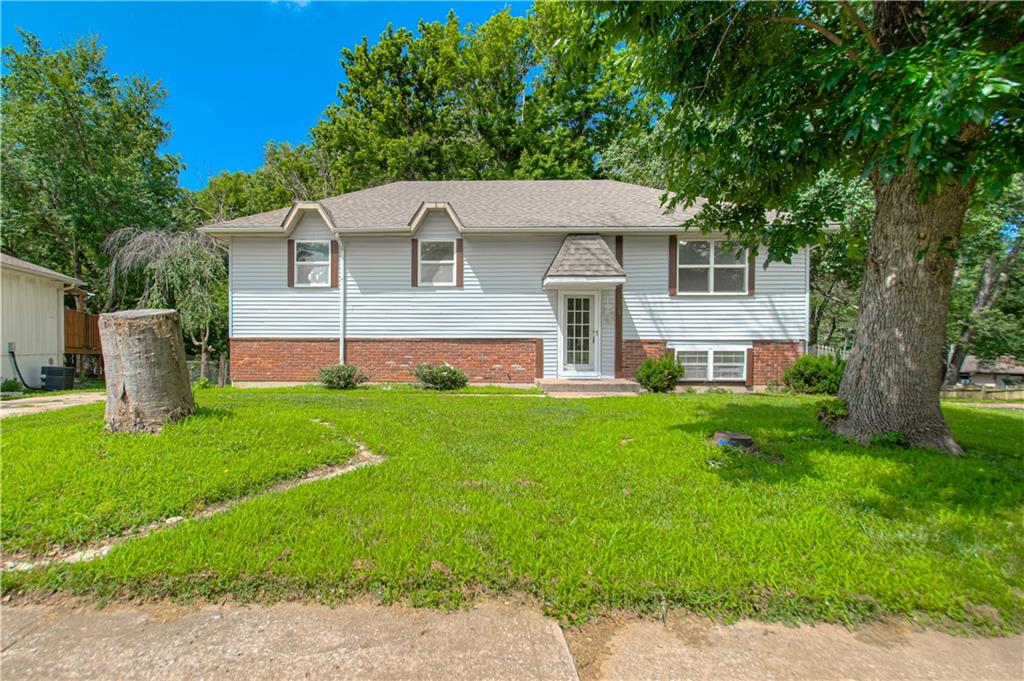 1809 SE Abbey St, Blue Springs, MO 64014