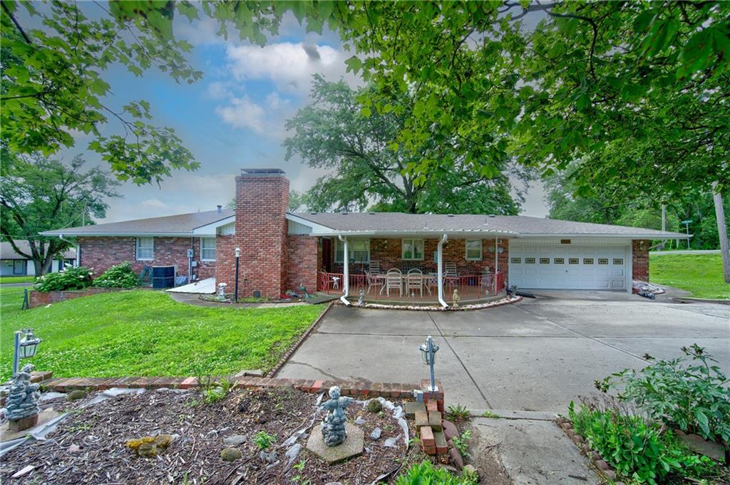 3630 S Forest Ave, Independence, MO 64052