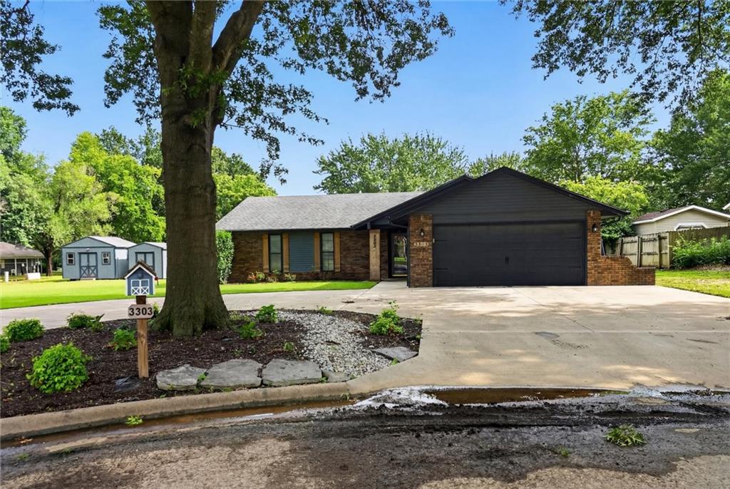 3303 W 2nd St, Coffeyville, KS 67337