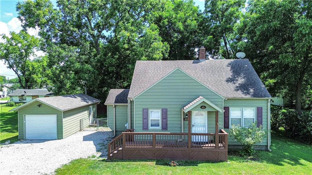 613 E Market St, Lacygne, KS 66040