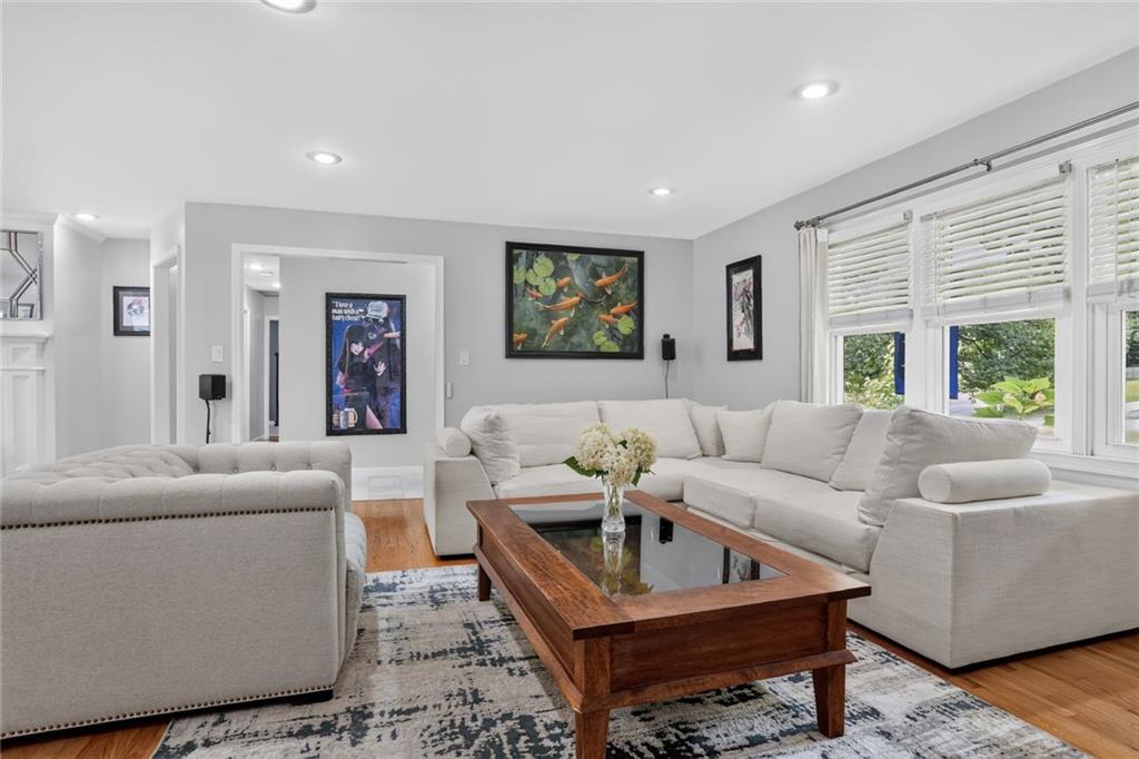 2400 W 103rd St, Leawood, KS 66206