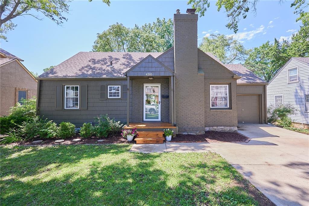 4203 W 53rd Ter, Roeland Park, KS 66205