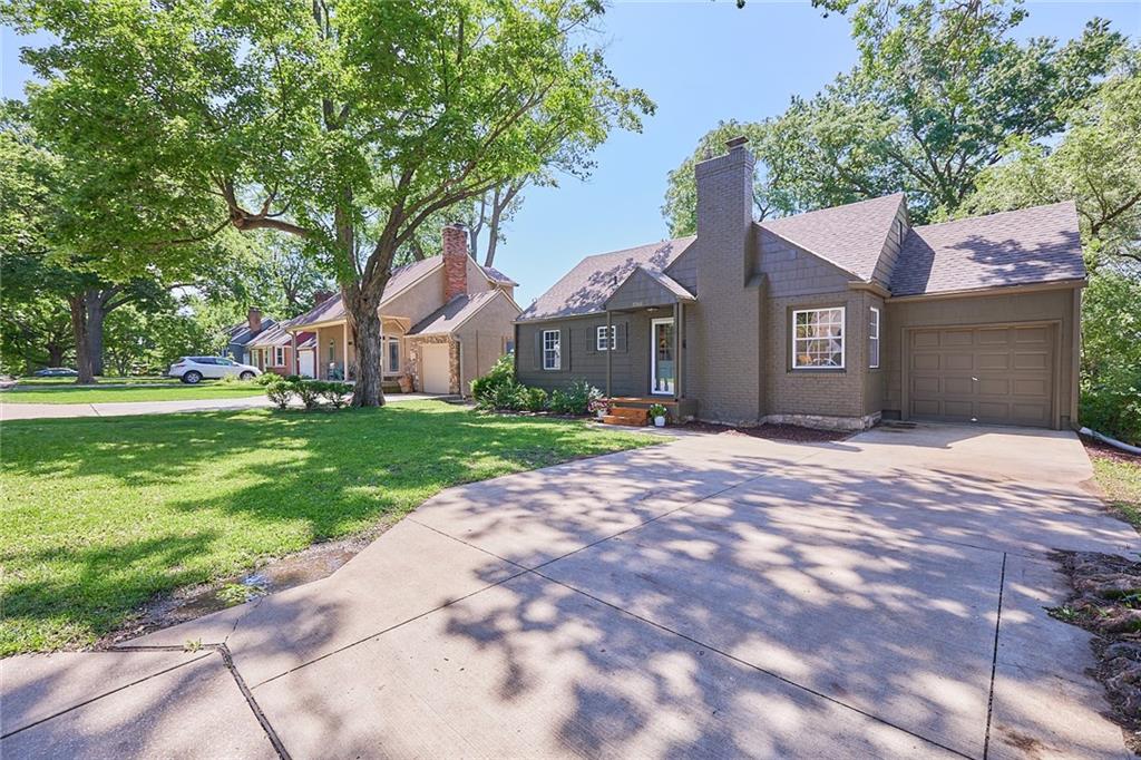4203 W 53rd Ter, Roeland Park, KS 66205