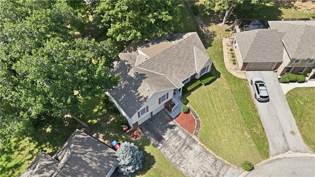 10230 Oakmont Cir, Lenexa, KS 66215