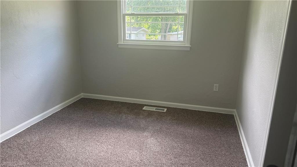 809 Anderson St, Warrensburg, MO 64093