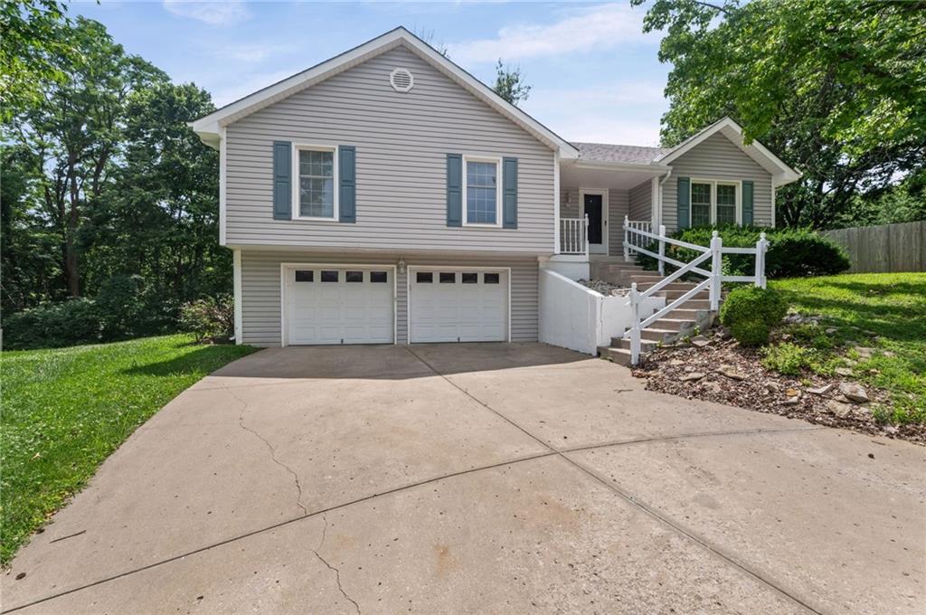 6215 NW 65th St, Kansas City, MO 64151