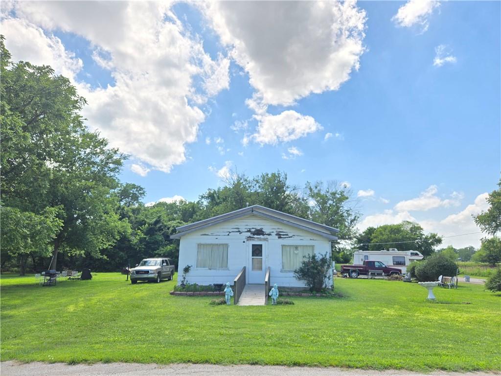 1011 1st St, Cherryvale, KS 67335