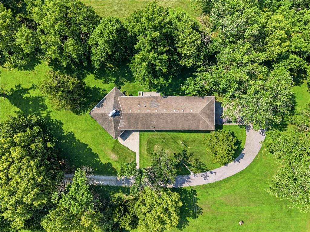 19260 S Hedge Ln, Spring Hill, KS 66083