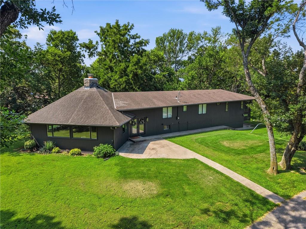 19260 S Hedge Ln, Spring Hill, KS 66083