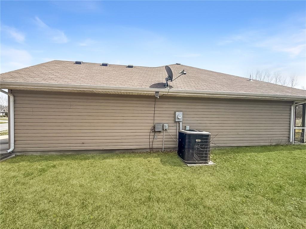 441 SW Laura Ln, Grain Valley, MO 64029