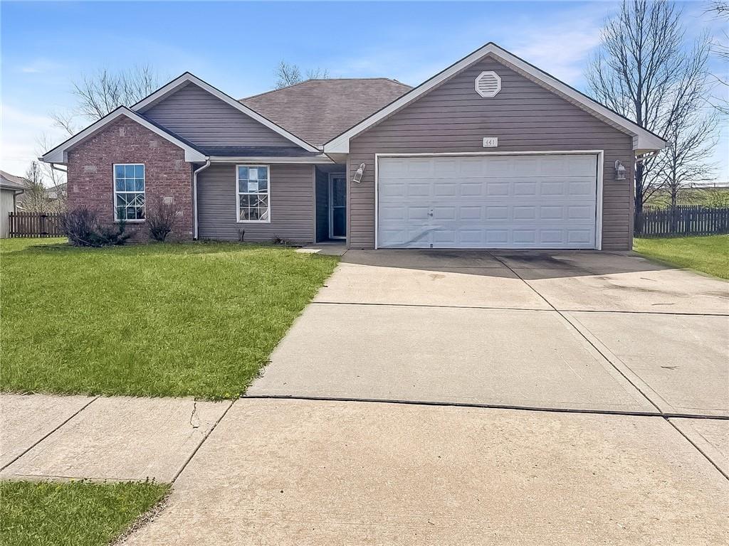 441 SW Laura Ln, Grain Valley, MO 64029