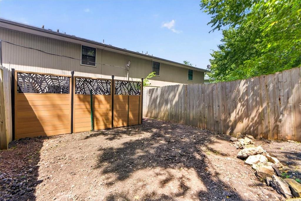 210 NW Nottingham Dr, Blue Springs, MO 64014