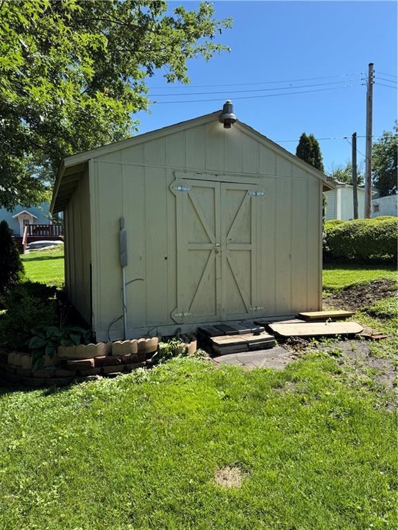 322 E 7th St, Maryville, MO 64468