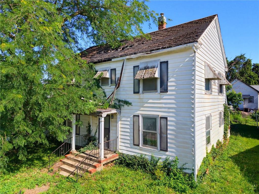 305 E 10th St, Trenton, MO 64683