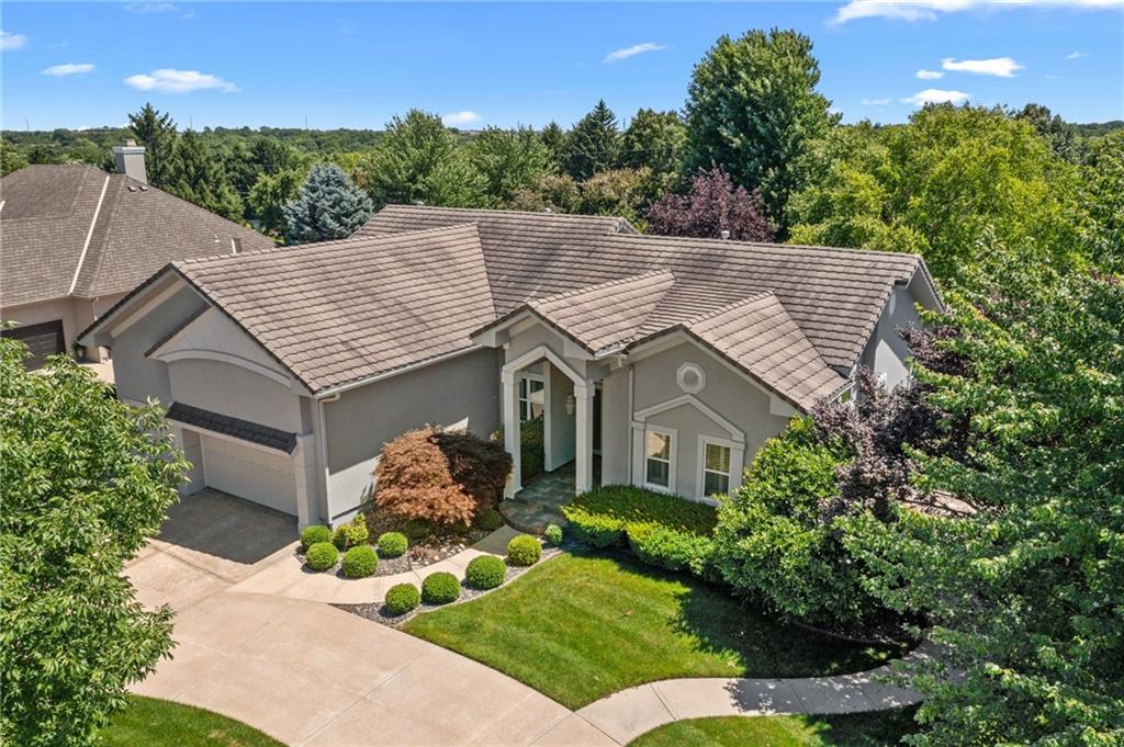 4989 W 150th Pl, Leawood, KS 66224