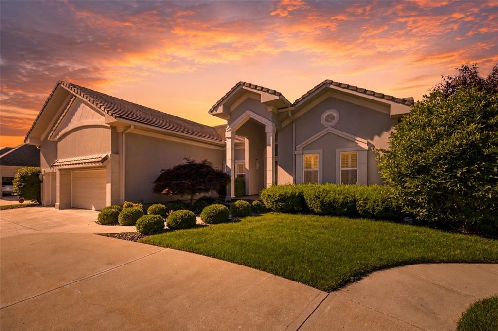 4989 W 150th Pl, Leawood, KS 66224