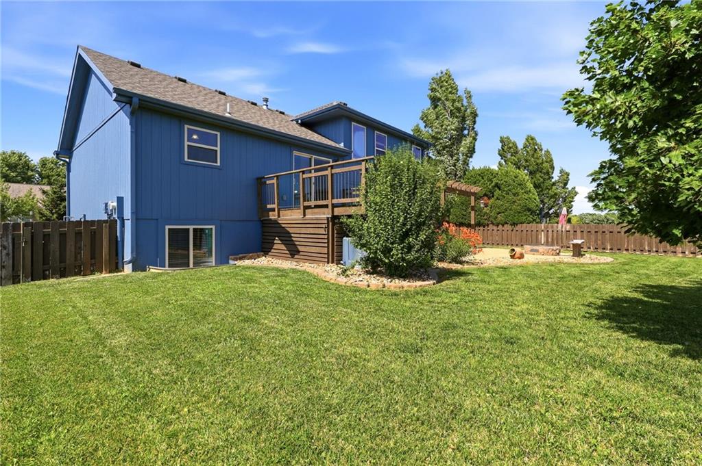 13787 Valleyview Way, Bonner Springs, KS 66012