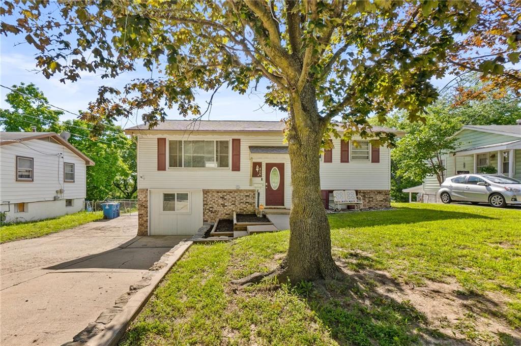 406 S Vassar Ave, Sugar Creek, MO 64054