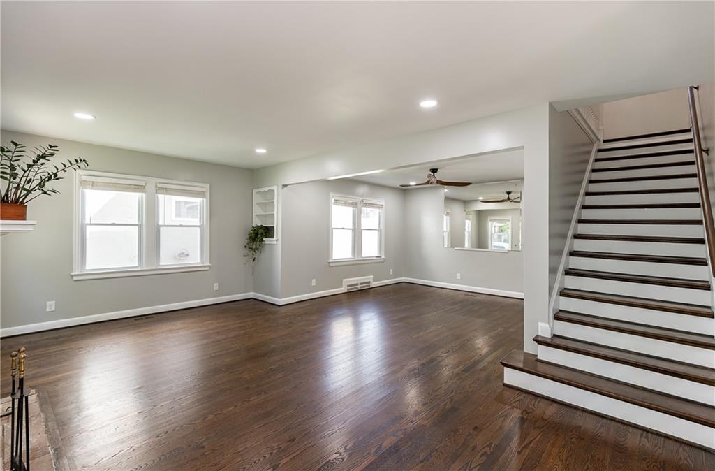 724 E 72nd St, Kansas City, MO 64131