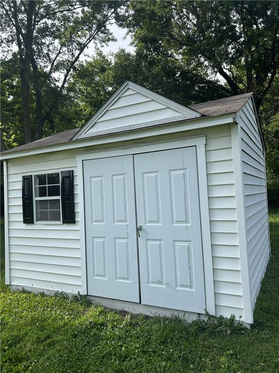 528 E Loula St, Olathe, KS 66061