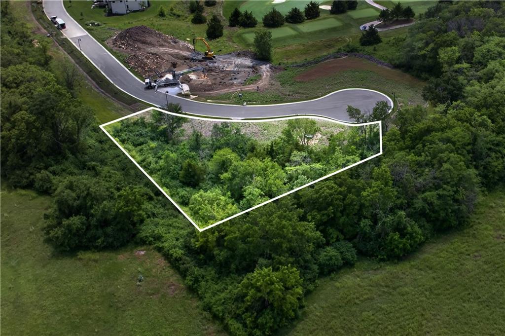 15803 Argyle Dr, Loch Lloyd, MO 64012