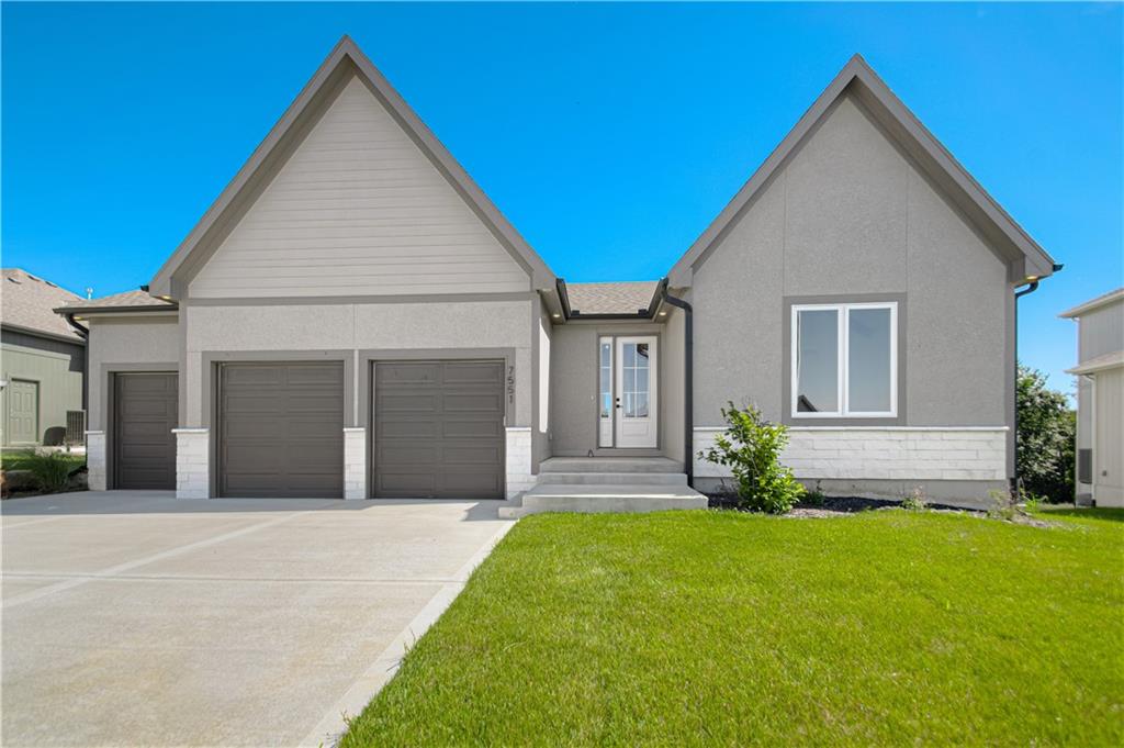 7551 NW Gower Ave, Kansas City, MO 64151