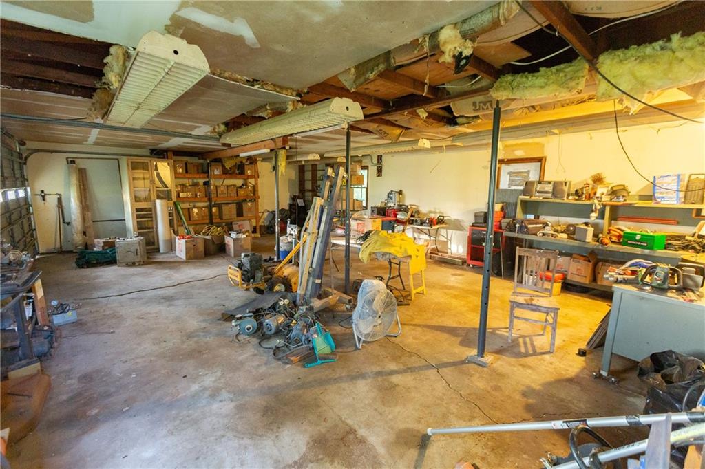 33200 E Hammond Rd, Lone Jack, MO 64070