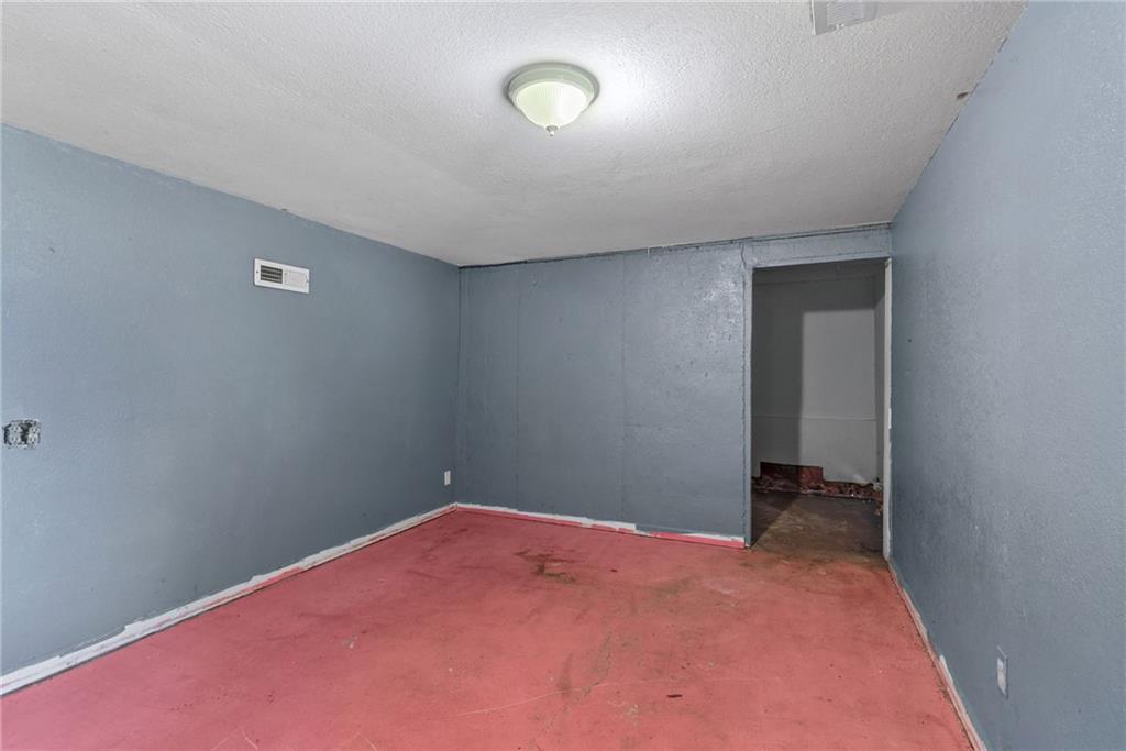 506 N Bynum Rd, Lone Jack, MO 64070