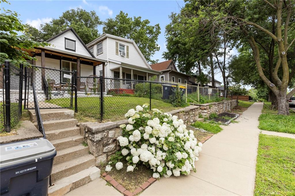 2636 Madison Ave, Kansas City, MO 64108