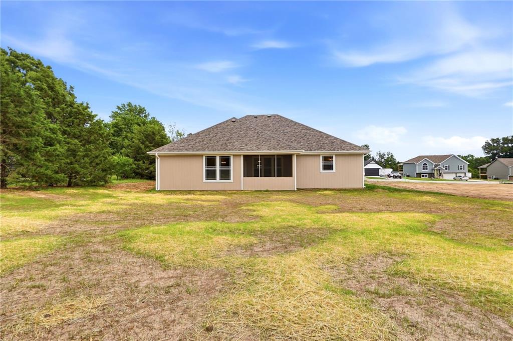 328 NE 51st Rd, Warrensburg, MO 64093