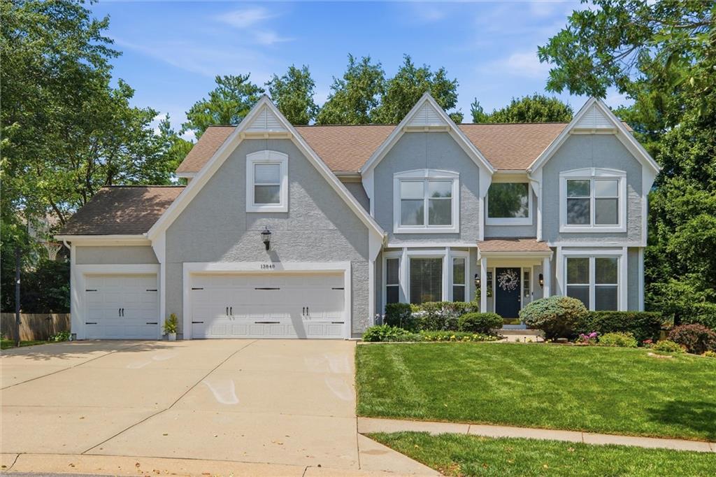 13848 Pembroke Dr, Leawood, KS 66224