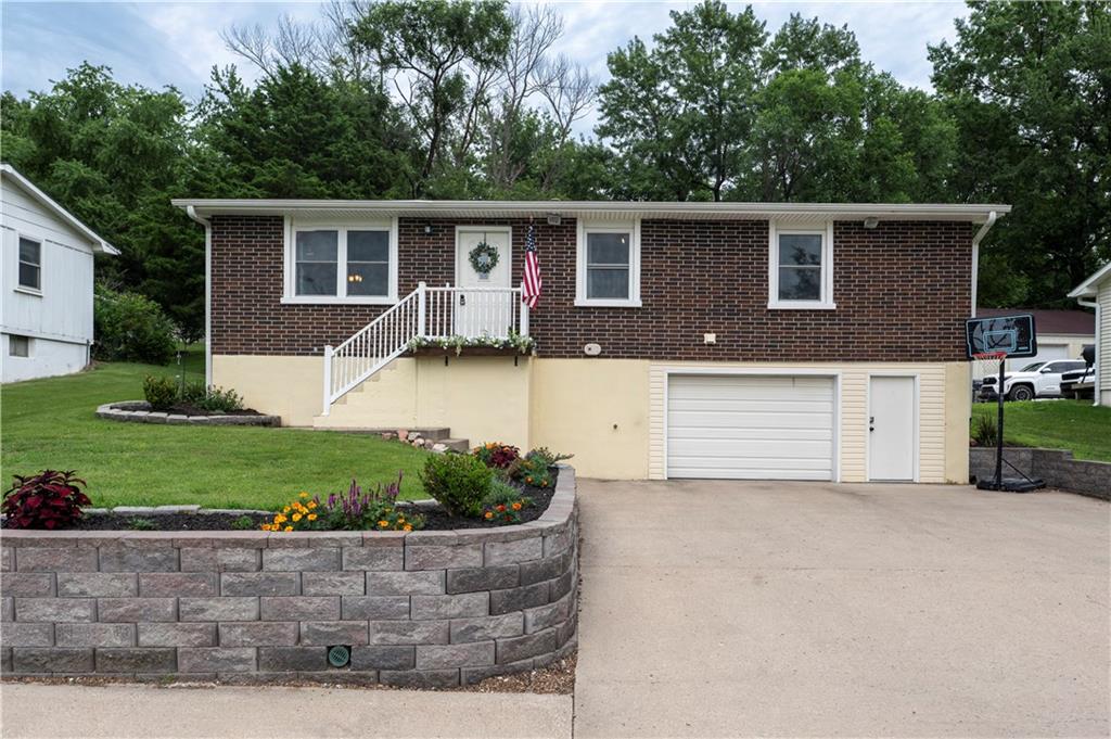 2220 Millwood Dr, Atchison, KS 66002