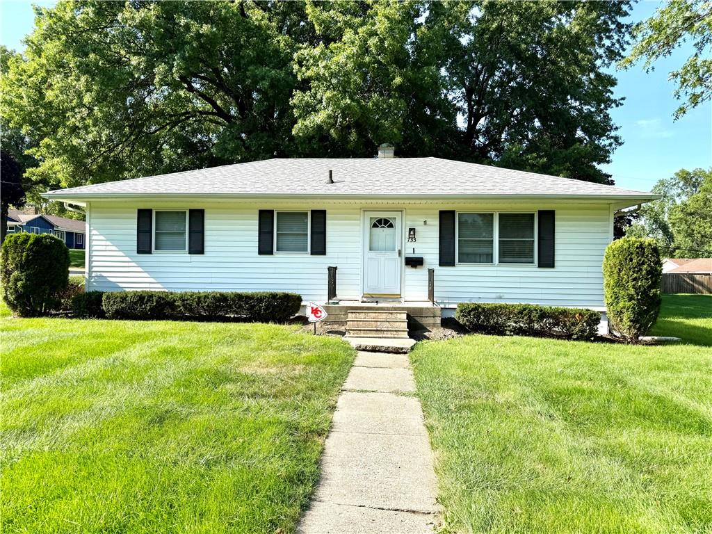 733 W Thompson St, Maryville, MO 64468