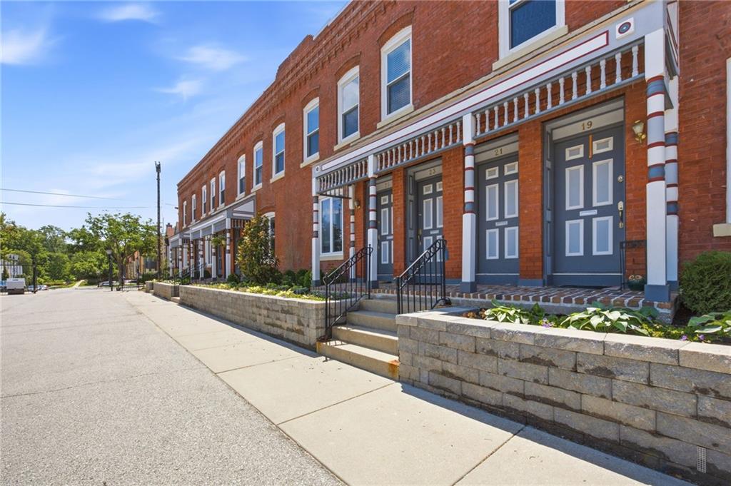 21 E 29th St, Kansas City, MO 64108
