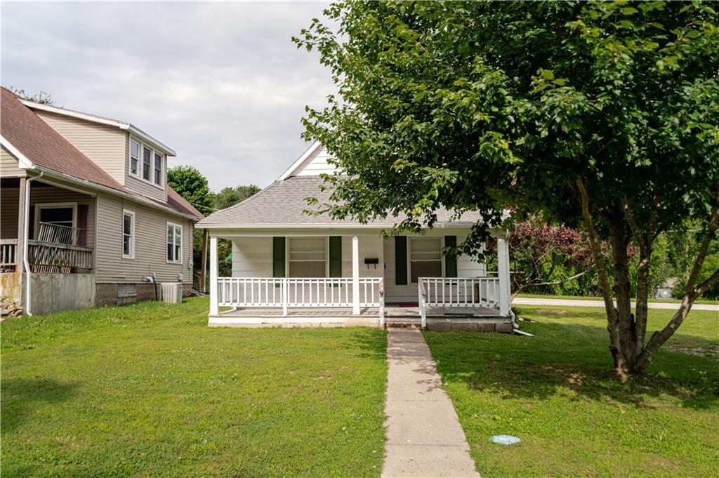 1017 S 5th St, Atchison, KS 66002