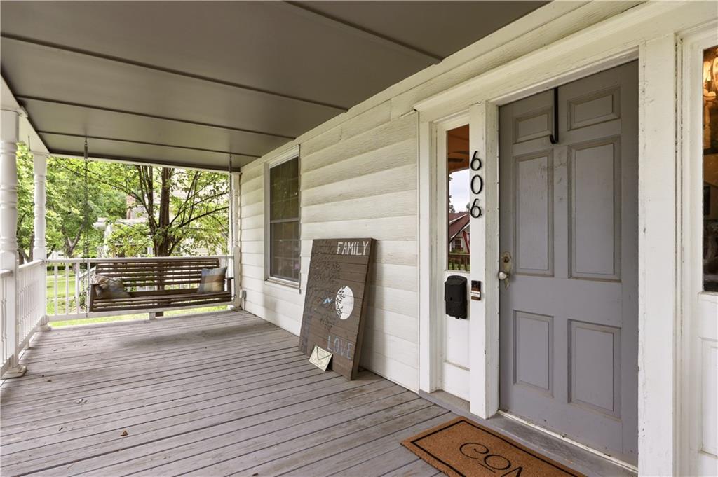 606 E Peoria St, Paola, KS 66071