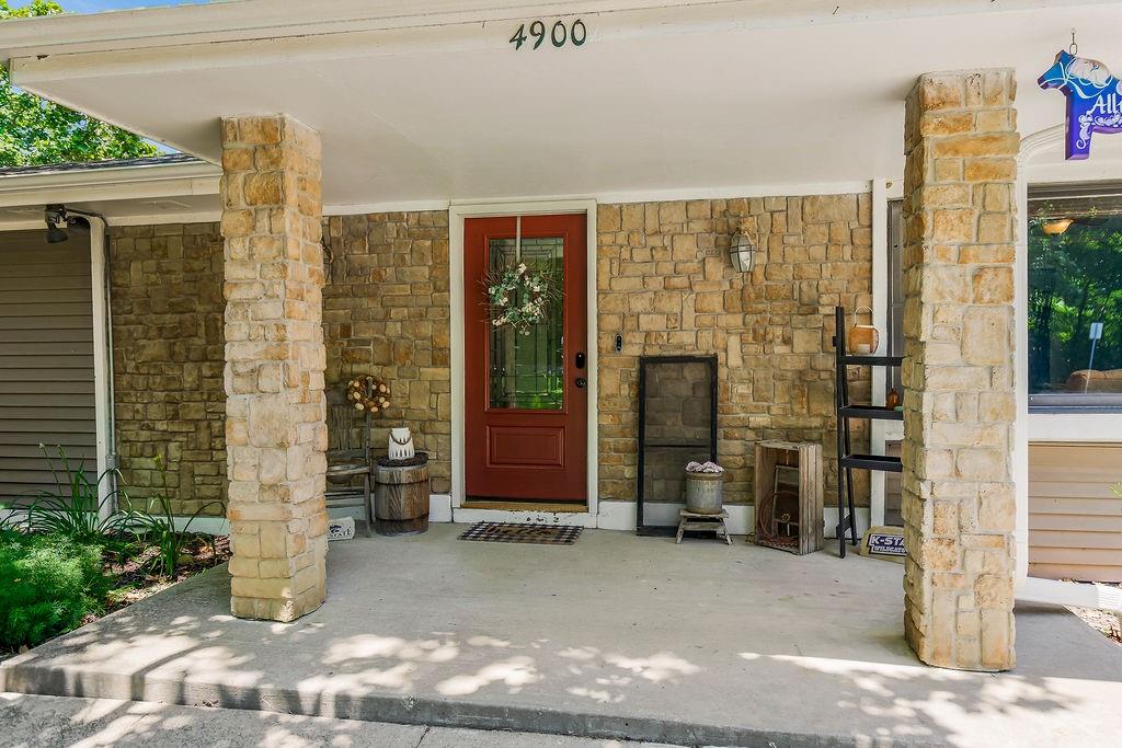 4900 NE 72nd St, Kansas City, MO 64119