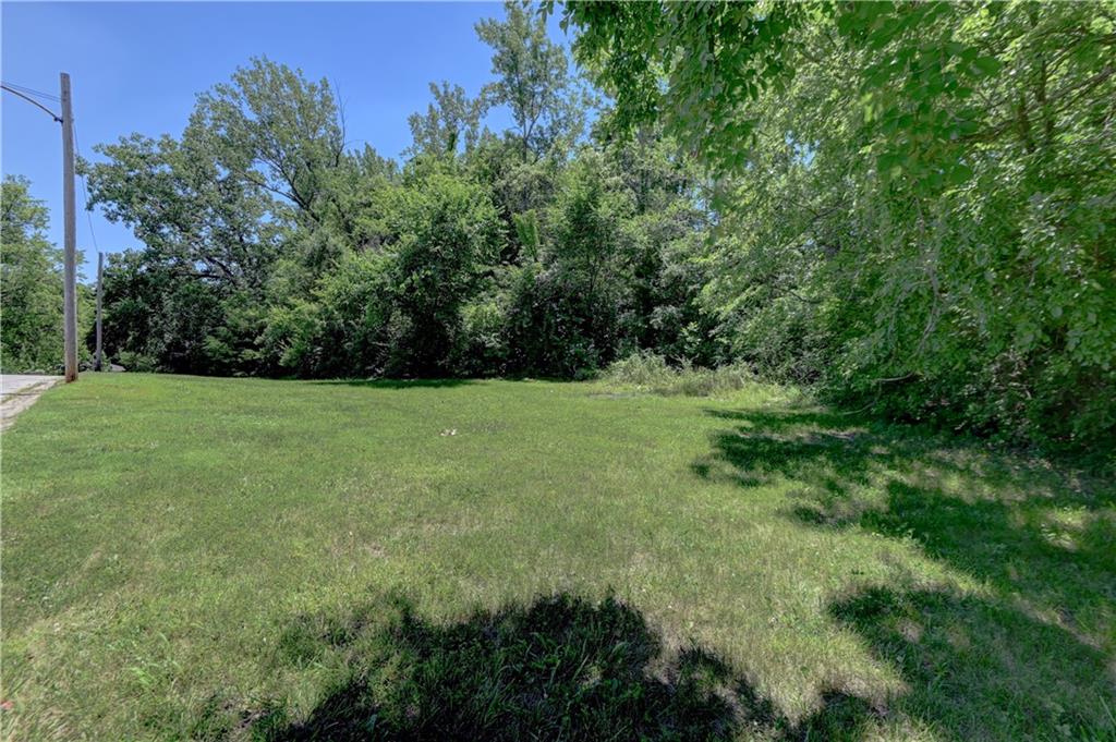 11511 Ridge Dr, Independence, MO 64054