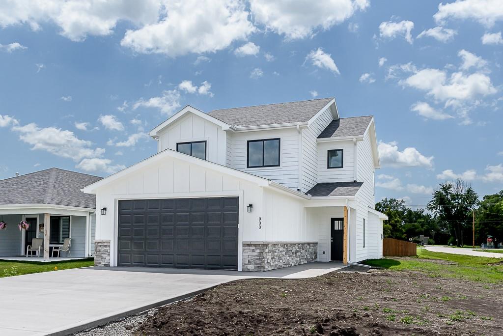 900 2nd St, Perry, KS 66073