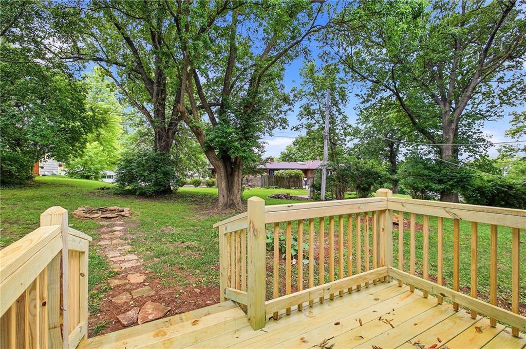 8625 E 73rd Ter, Kansas City, MO 64133