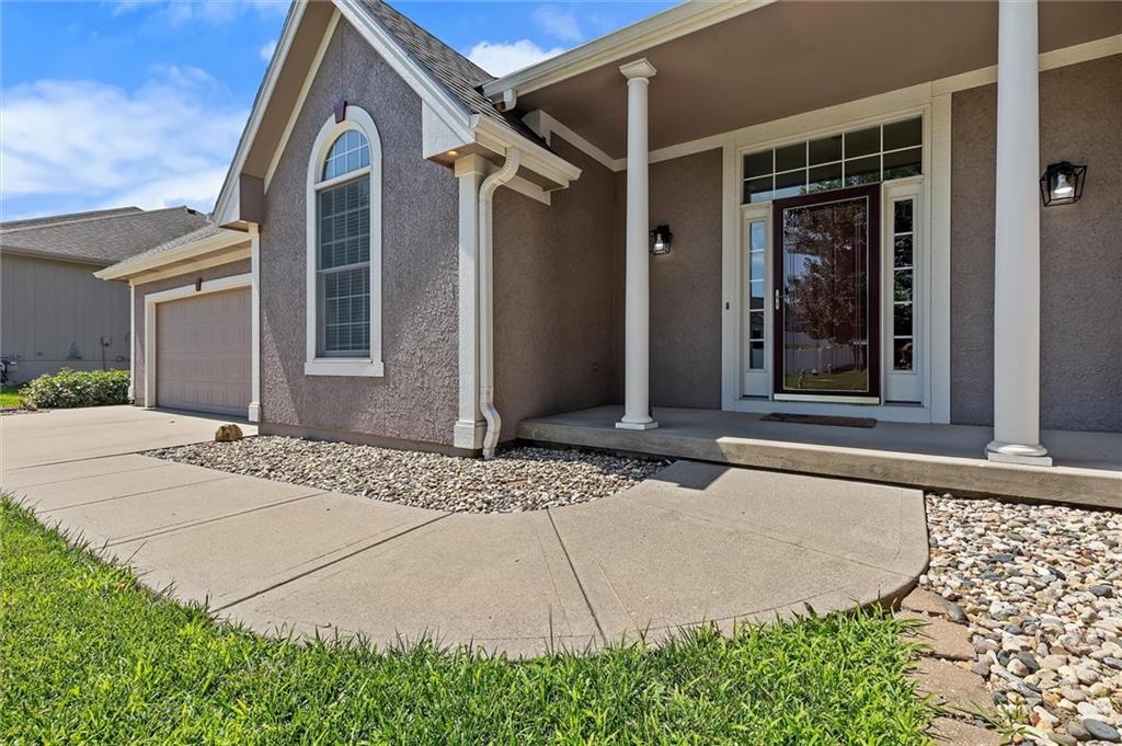 2113 Bradford Pl, Excelsior Springs, MO 64024
