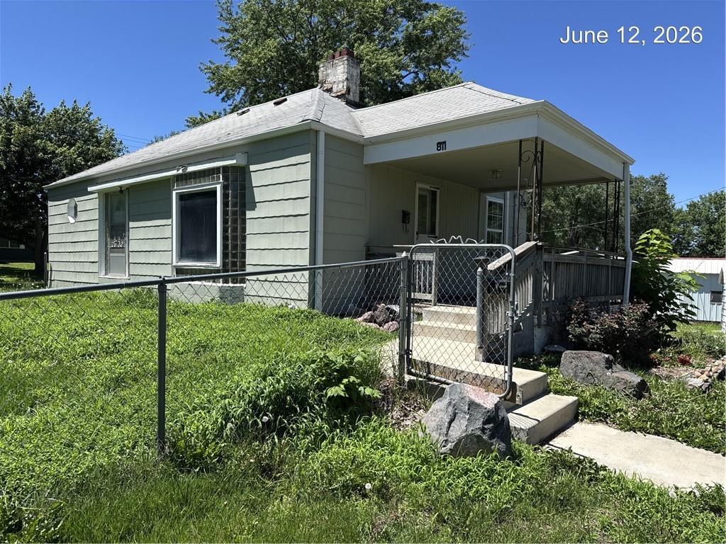 811 W Mill St, Gallatin, MO 64640