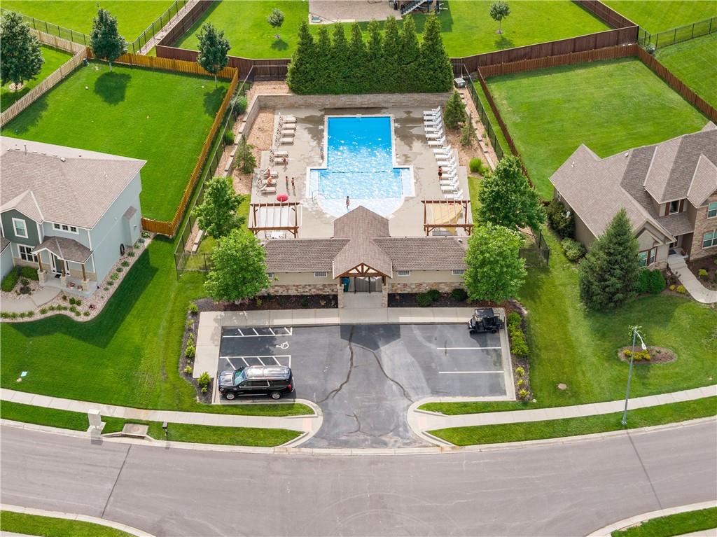 9104 SW 10th Ter, Lee's Summit, MO 64064