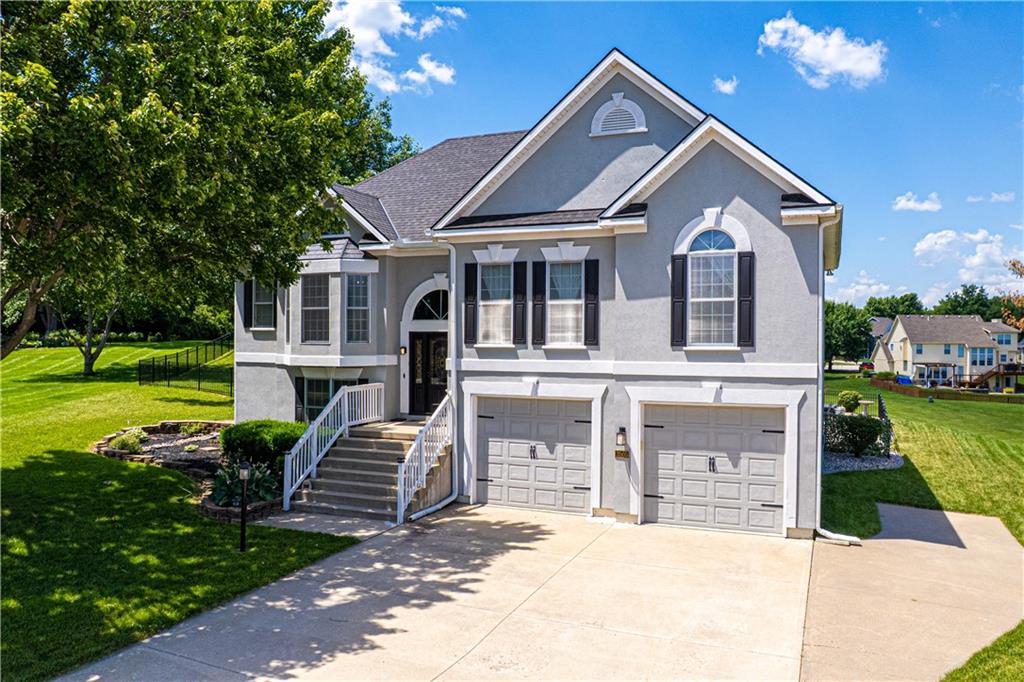 3505 London Ct, St Joseph, MO 64506
