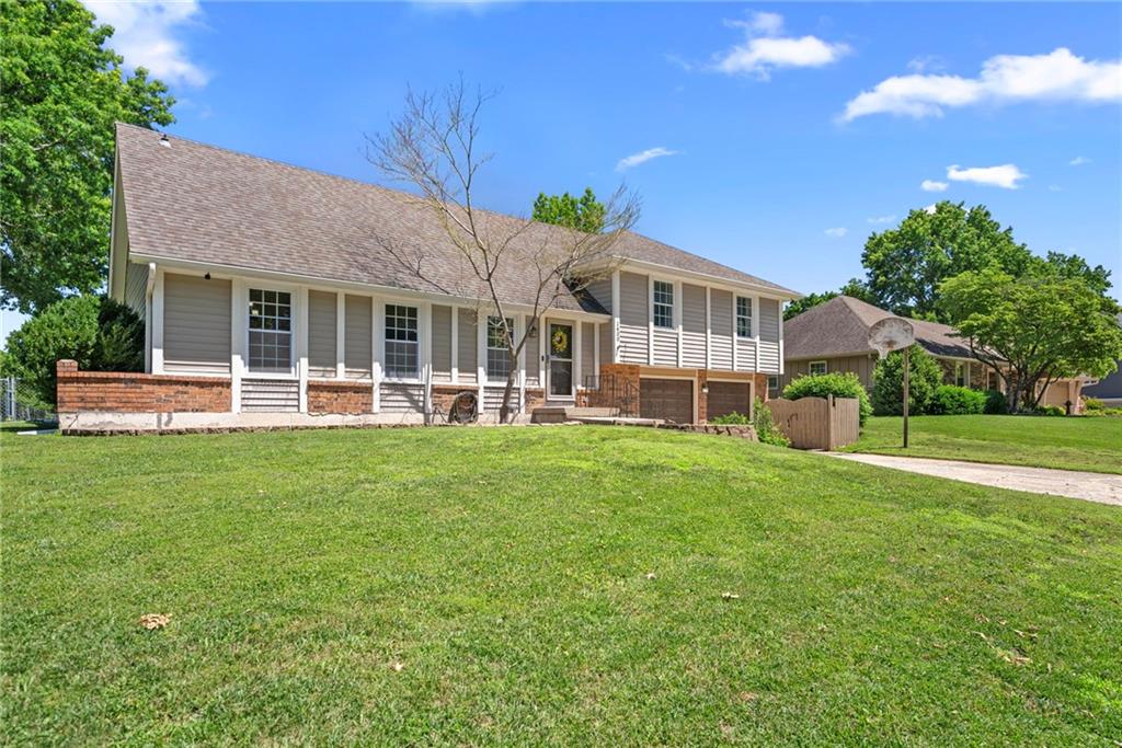 1600 SW 24th St, Blue Springs, MO 64015