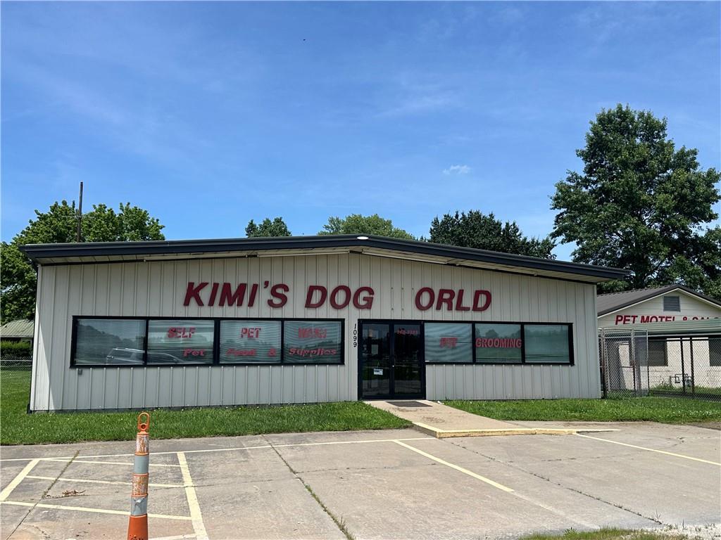 1099 NE 50 Hw, Knob Noster, MO 65336