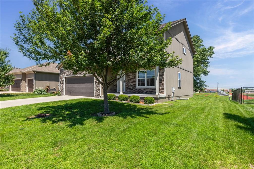 432 E Pawnee Ln, Gardner, KS 66030