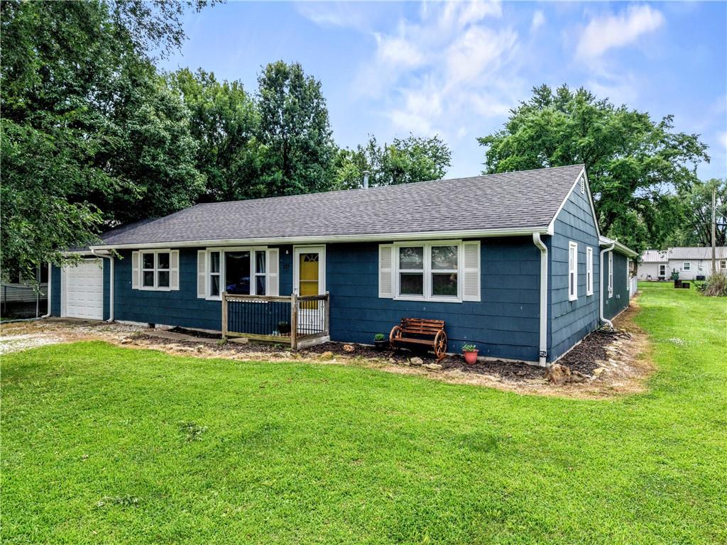 233 W 5th St, Adrian, MO 64720